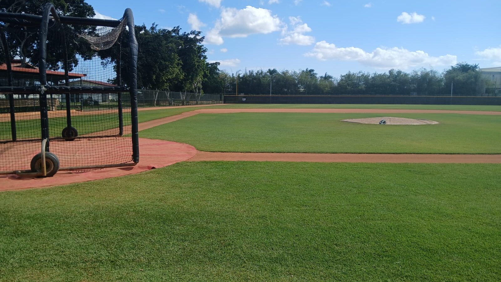 Restauración del césped de la academia de los Arizona Diamondbacks