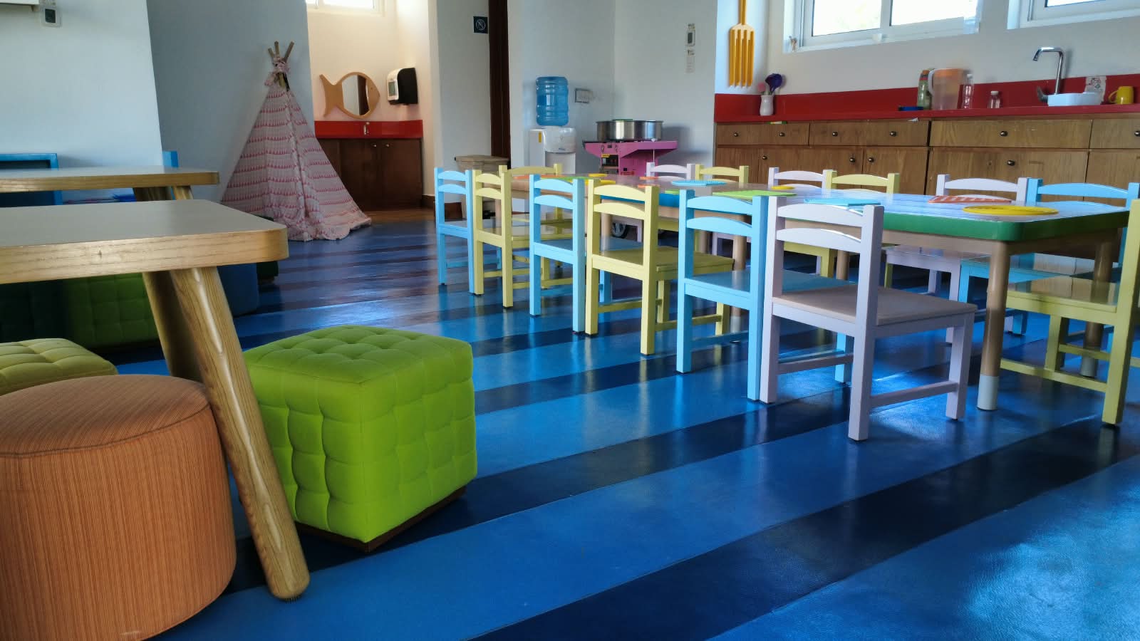 Canchas y pisos de Dreams Cap Cana Resort & Spa — Pisos del kids club