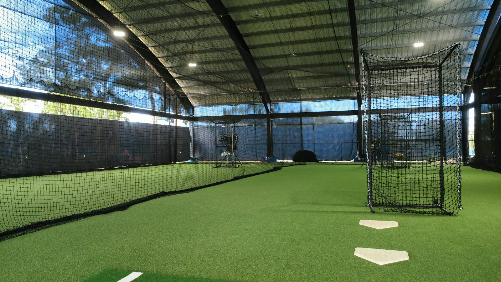 Campo de agilidad, jaulas de bateo y pisos de los New York Mets — Jaulas de bateo