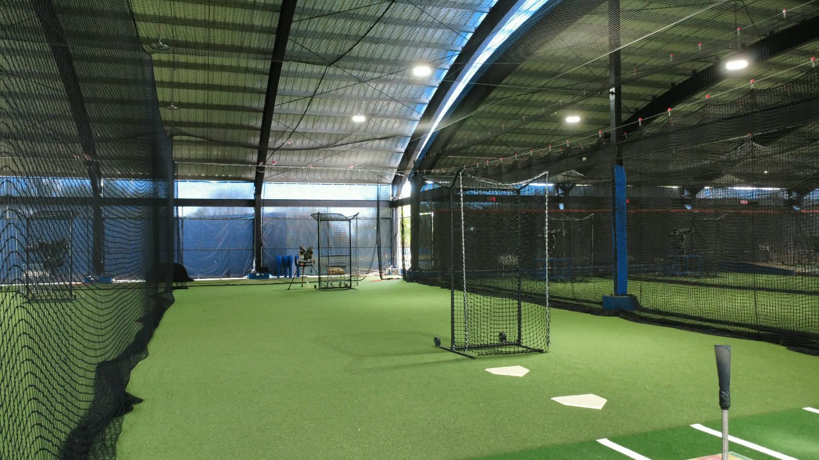 Campo de agilidad, jaulas de bateo y pisos de los New York Mets — Jaulas de bateo